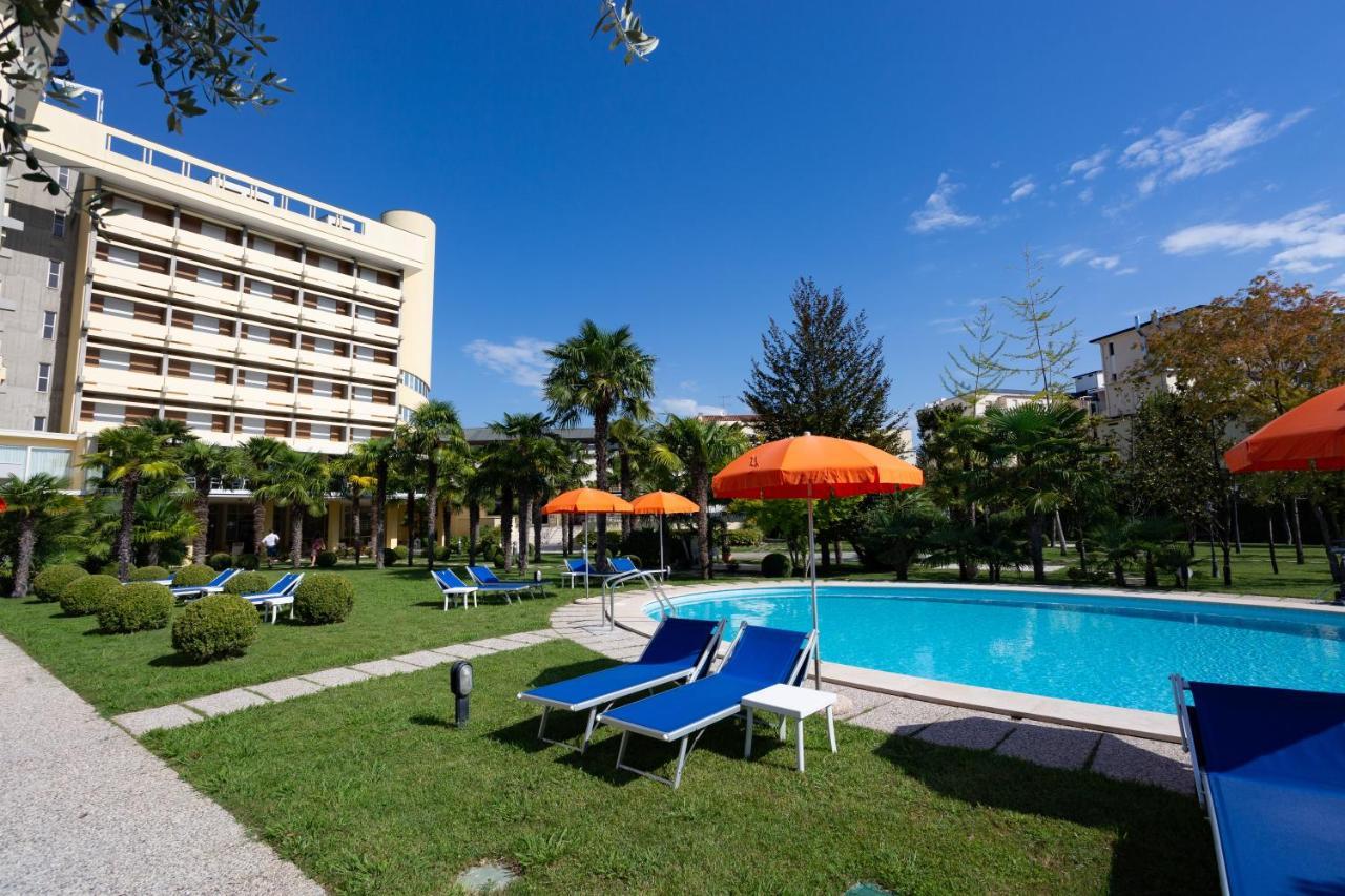 Hotel Savoia Thermae & Spa (Adults Only) Abano Terme Extérieur photo